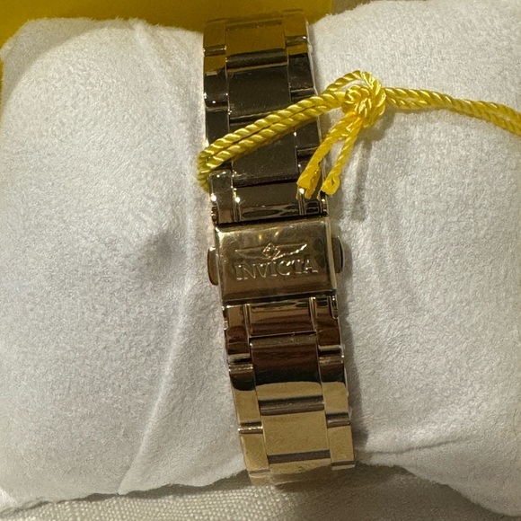 Ladies Gold Invicta Angel With a Heart 34.5mm. - Picture 6 of 8